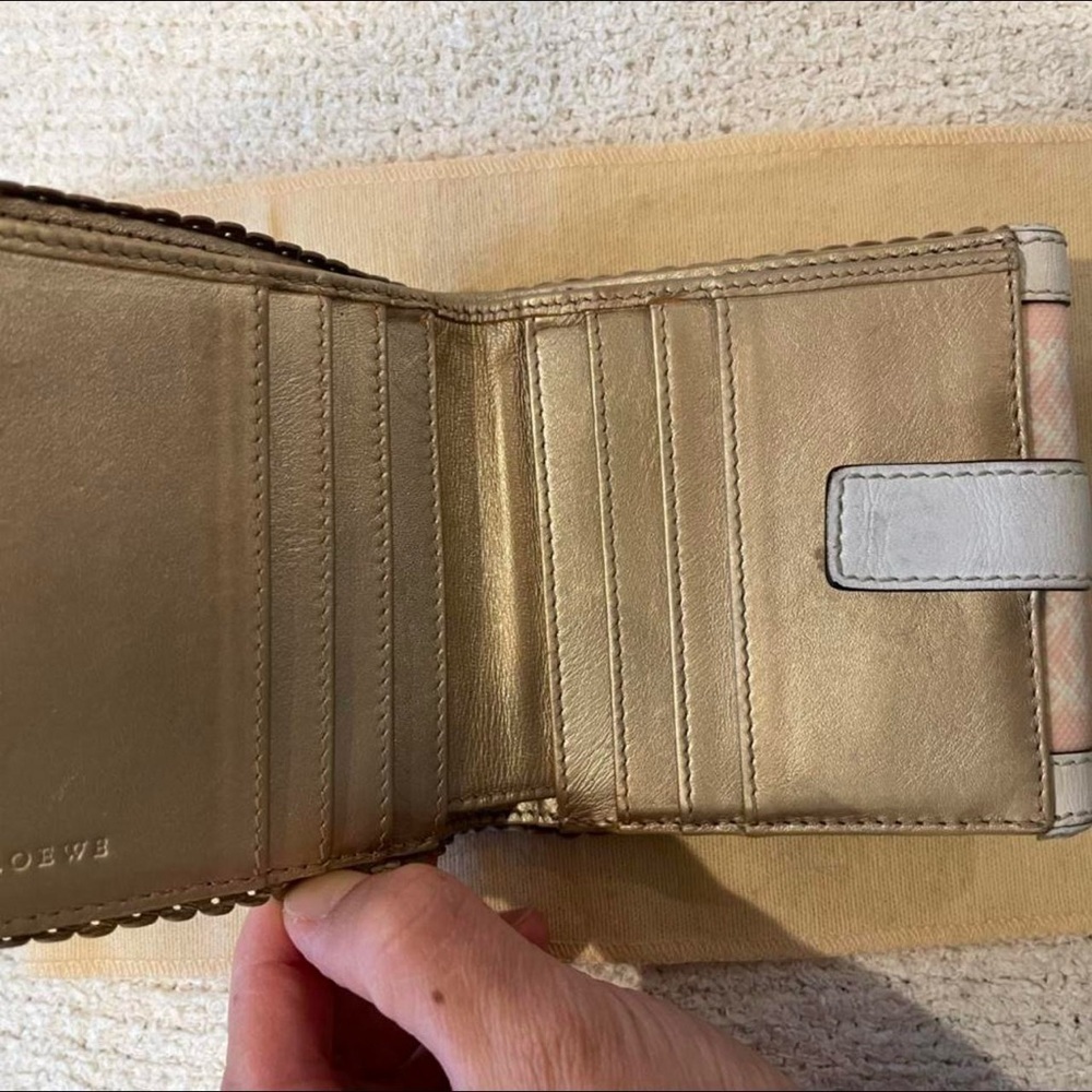 Authentic Loewe light pink  wallet. - Picture 3 of 4